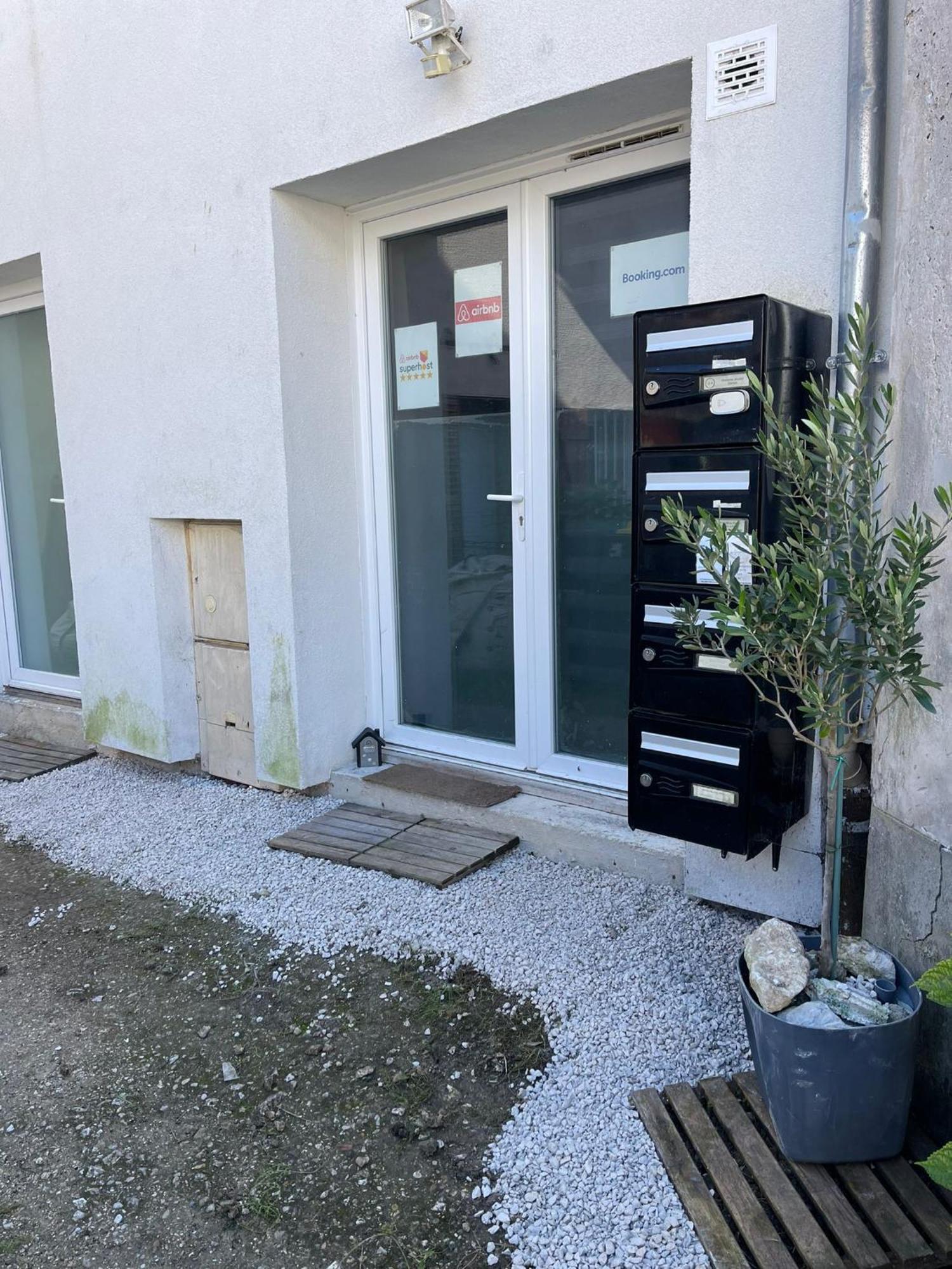 Appartement Villiers Sur Morin Proche De Disneyland Exterior photo